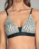 Bralette tipo top ultra cómodo y ligero#color_a52-estampado-manchas-negras