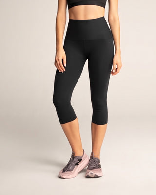 Capri deportivo talle alto con compresión de abdomen#color_700-negro