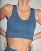 Top deportivo estilo crop top sin costuras acanalado de secado rápido